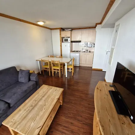 Apartamento Spacieux Avec Terrasse, Piscine, Garage Et Acces Pistes A Super - Fr-1-814-78 *
